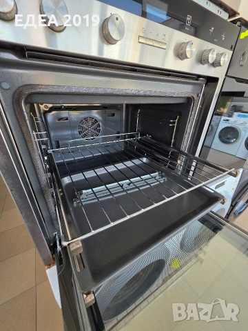 Комплект фурна за вграждане и индукционни котлони Siemens, снимка 5 - Печки, фурни - 55230348