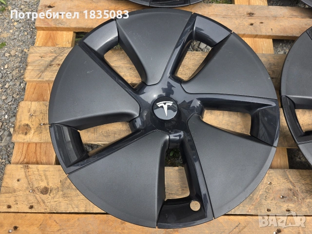 Оригинални тасове Tesla 18 цола, снимка 3 - Аксесоари и консумативи - 55071993