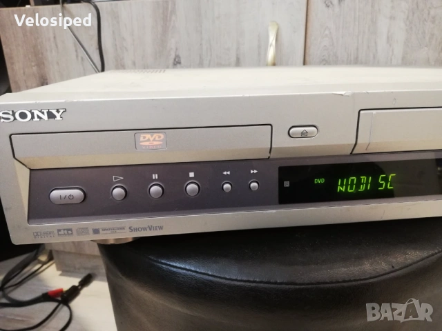Видеокасетофон и DVD SONY HIFI SLV D900E