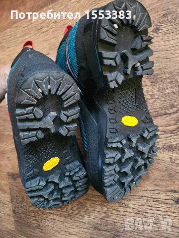 Продавам дамски Salewa зимни обувки, снимка 2 - Зимни спортове - 55602497
