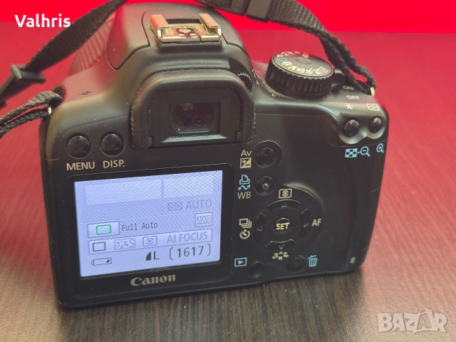 Canon EOS 1000D + обектив 18-200mm, 3 батерии и зарядно, снимка 2 - Фотоапарати - 55144645