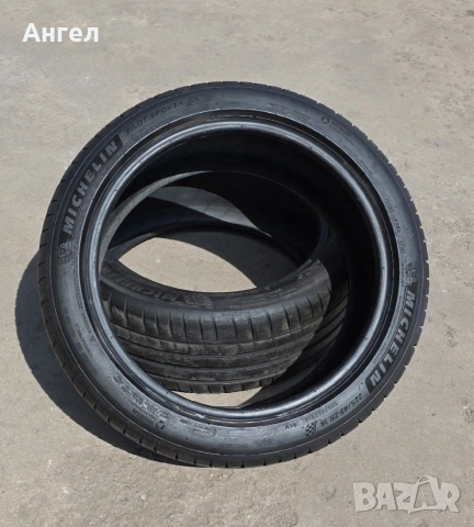 Продавам 2 бр. летни гуми 225/45 r18