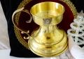 Месингов свещник с дръжка,позлата,етикет., снимка 1