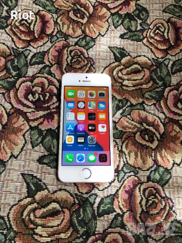 Продавам iPhone SE 2016