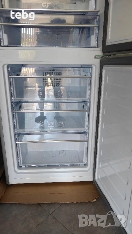 Хладилник с фризер Beko RCNA-365 E30 ZX, снимка 3 - Хладилници - 55284358