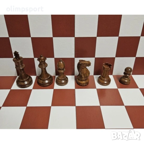 Шах фигури от чемшир (бели) и Акация (черни)