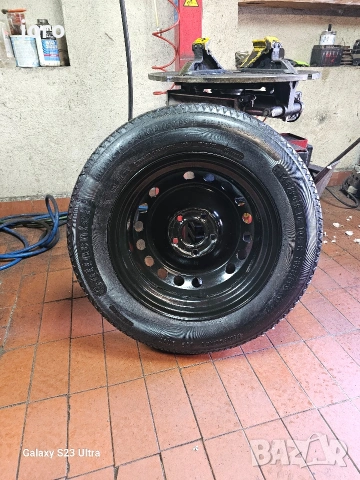 Патерица Dacia Duster , снимка 4 - Гуми и джанти - 54174790