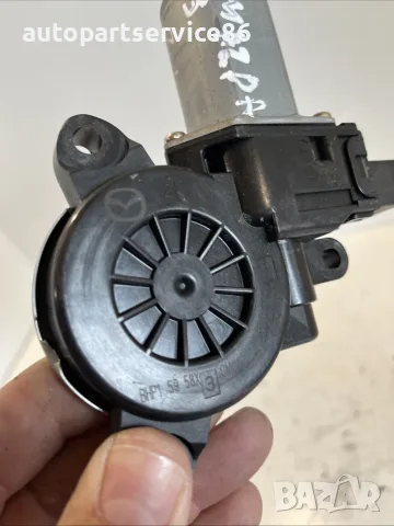 Механизъм за стъклоповдигач на задна лява врата за Mazda 3 2.2D (2015) BHP15958X OEM, снимка 3 - Части - 55569539
