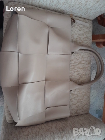 Като нова!*Bottega Veneta*Дамска чанта в бежов цвят, снимка 11 - Чанти - 51097738