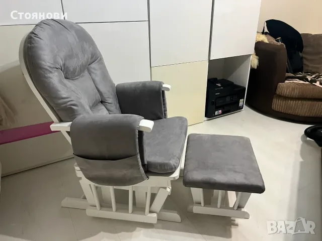 Люлеещ Стол за кърмачки в отлично състояние