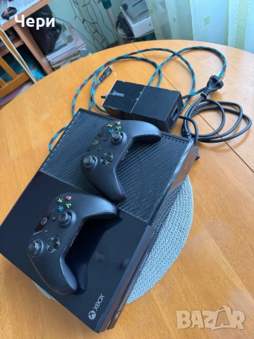 Xbox One + 2 контролера + захранване, снимка 3 - Xbox конзоли - 54388641