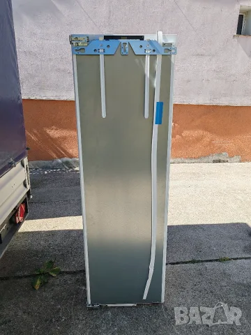Чисто нов хладилник за вграждане с камера Миеле Miele Made in Germany 2 години гаранция! 