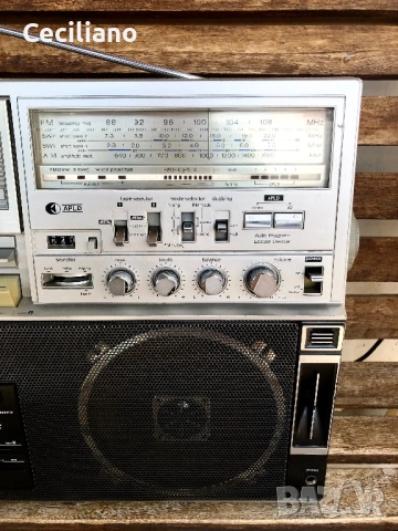 Радиокасетофон Boombox Sharp GF-515Z (1979г.), снимка 4 - Радиокасетофони, транзистори - 54670324