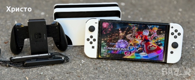 Игрова конзола Nintendo Switch OLED  + игра Mario Kart 8 Deluxe + 64GB карта  