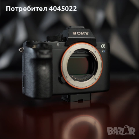 Sony a7sII + батерии и dummy адаптер [23K кадъра], снимка 2 - Фотоапарати - 54175535