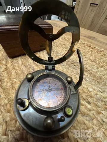 Компас със слънчев часовник Gilbert & Sons, снимка 3 - Морски сувенири - 55356436