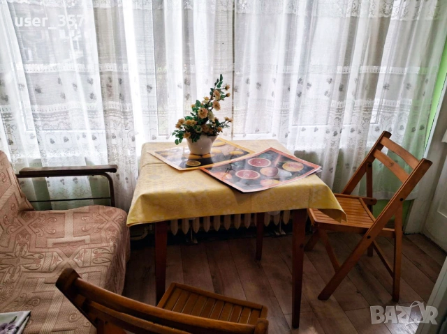 Продажба кухненска маса с четири стола, снимка 3 - Маси - 54591180