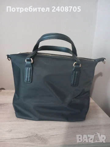 Оригинална чанта Tommy Hilfiger , снимка 2 - Чанти - 54729031