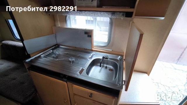 Каравана Knaus Suedwind 485, снимка 9 - Каравани и кемпери - 54769382