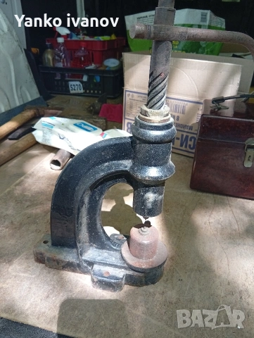 Преса за капси