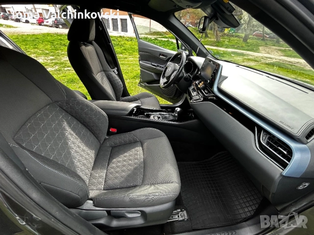 Toyota C-HR 2.0 Facelift Гаранция Хибрид Автомат, снимка 14 - Автомобили и джипове - 54115134