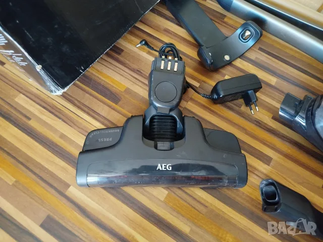 Прахосмукачка с батерия AEG QX9-1-ULT 2in1, снимка 14 - Прахосмукачки - 38010581
