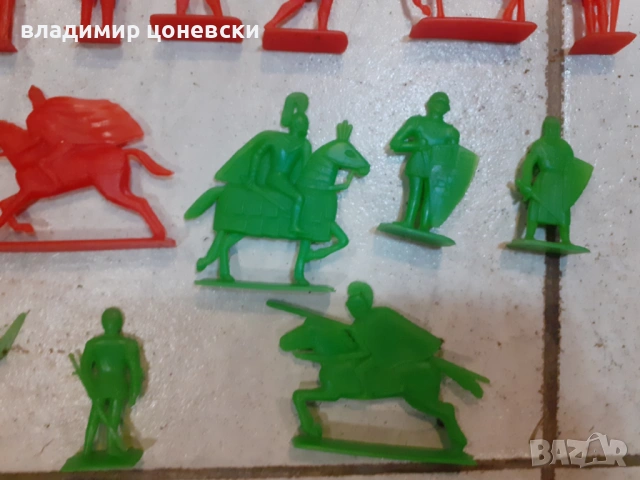 Пластмасови войници от социалистическо време,цена за всички, снимка 3 - Други - 54844254