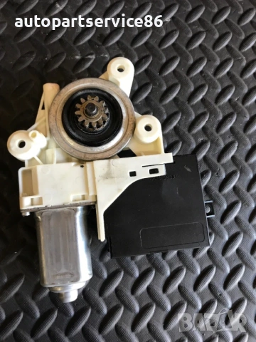 Мотор за заден десен прозорец на врата за Volvo V50 2.0 TDI (2004-2010) 30739184AC, снимка 2 - Части - 54136843