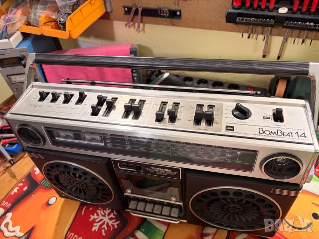 Ретро касетофон Toshiba BomBeat14 , снимка 2 - Радиокасетофони, транзистори - 55589026