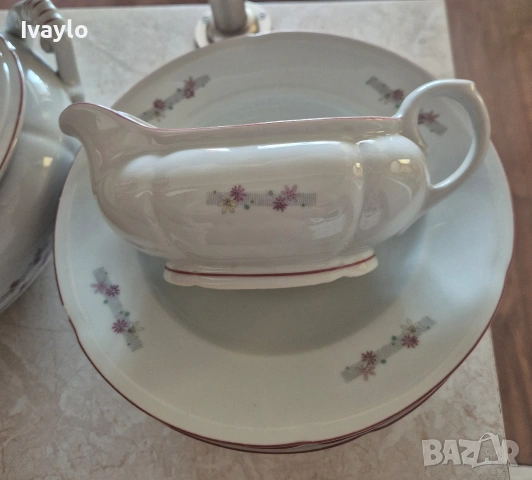 Комплект сервиз от порецелан Vintage , снимка 3 - Сервизи - 54977454