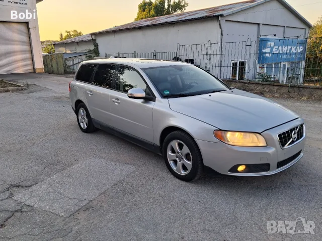 Volvo V70 2.5T Газ/Бензин, снимка 4 - Автомобили и джипове - 48136227