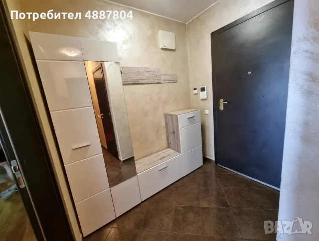 Продава се просторен тристаен апартамент в кв. Зорница, Бургас, снимка 3 - Апартаменти - 55359362