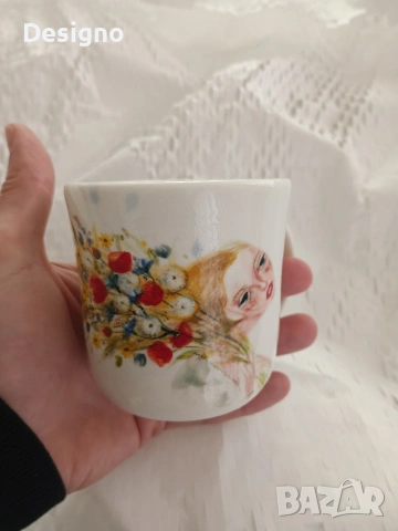 Красиво ръчно рисувана керамична чаша