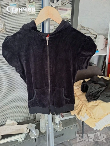 Черен велурен суичър Denim Co с качулка и къс припънат ръкав, размер S (EUR 36