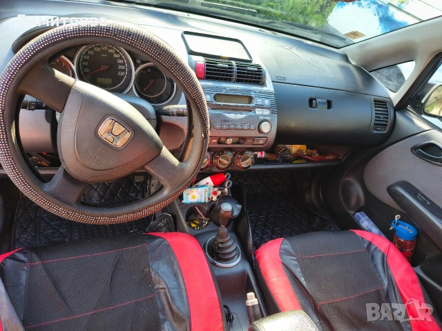 Продавам черна Honda Jazz, снимка 4 - Автомобили и джипове - 54236971