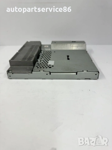 Радио приемник за Land Rover Range Rover L322 (2006) VUX500104 