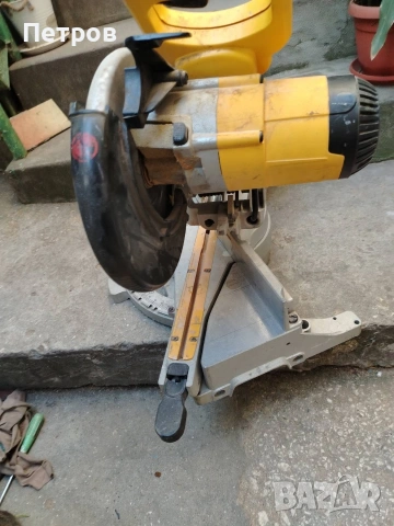 Потапящ циркуляр с герунг DeWalt, снимка 8 - Циркуляри - 54877636