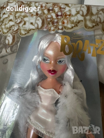 Bratz Holidayz Frosty Nightz Doll 2025 Collector's Edition, снимка 3 - Кукли - 55133206