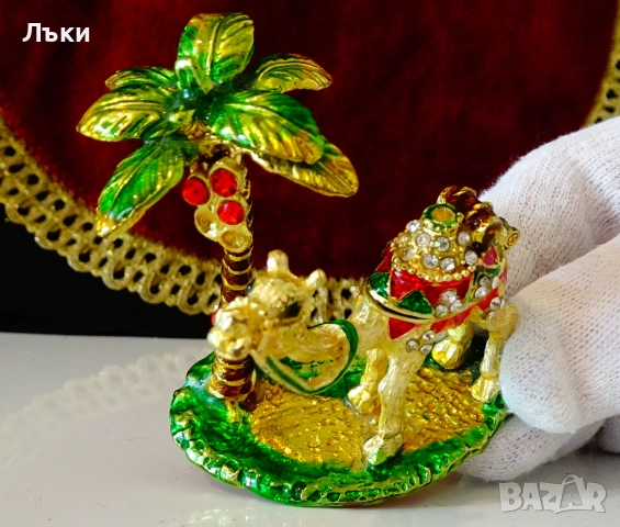 Позлатена кутийка,фигура Камила,Палма,кристали. , снимка 4 - Други - 55102128