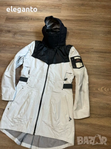 Висок клас дамска Helly Hansen Embla All Season Parka , L размер, снимка 3 - Якета - 53973946