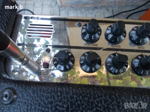 Хибридно китарно кубе BEHRINGER AC112, снимка 8 - Китари - 55686717