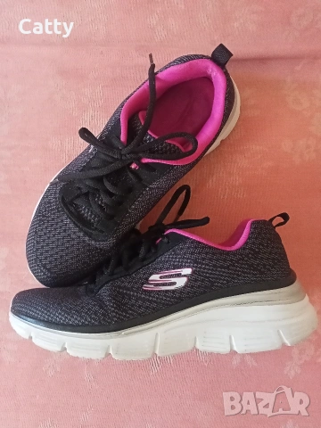 Дамски дишащи маратонки 