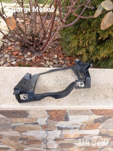 Държач/стойка за ляв фар Bmw e60