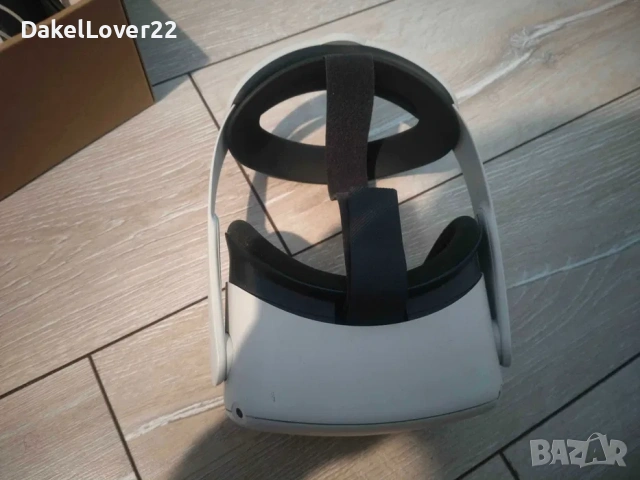 Meta Quest 2 (Oculus) 128GB + Elite Strap + Калъфи. Перфектен!, снимка 6 - Други игри и конзоли - 54245636