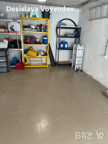 Продавам гараж Исперих център, снимка 4 - Гаражи и паркоместа - 54549413