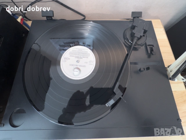 Продавам грамофон Kenwood KD-49F - пълен автомат.