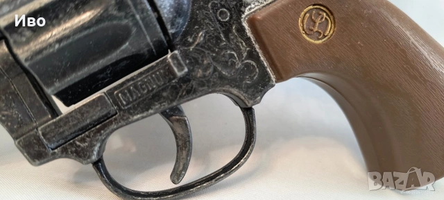 МЕТАЛЕН РЕВОЛВЕР COLT PEACEMAKER С КАПСИ – РЕАЛЕН РАЗМЕР, снимка 4 - Колекции - 54834015