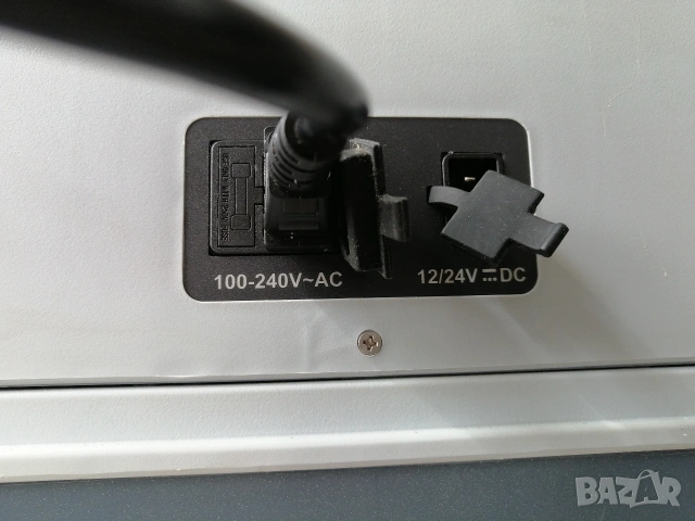 MOBICOOL 38L мобилен хладилник на 12V и 220V, снимка 11 - Хладилни чанти - 54602547