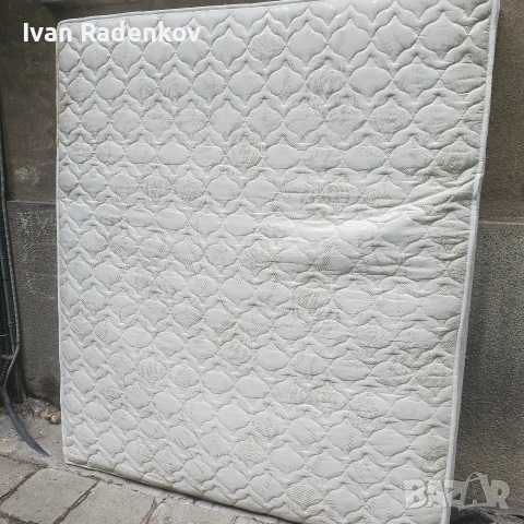 еднолицев матрак