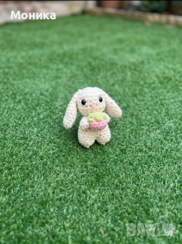 Ръчно плетено зайче